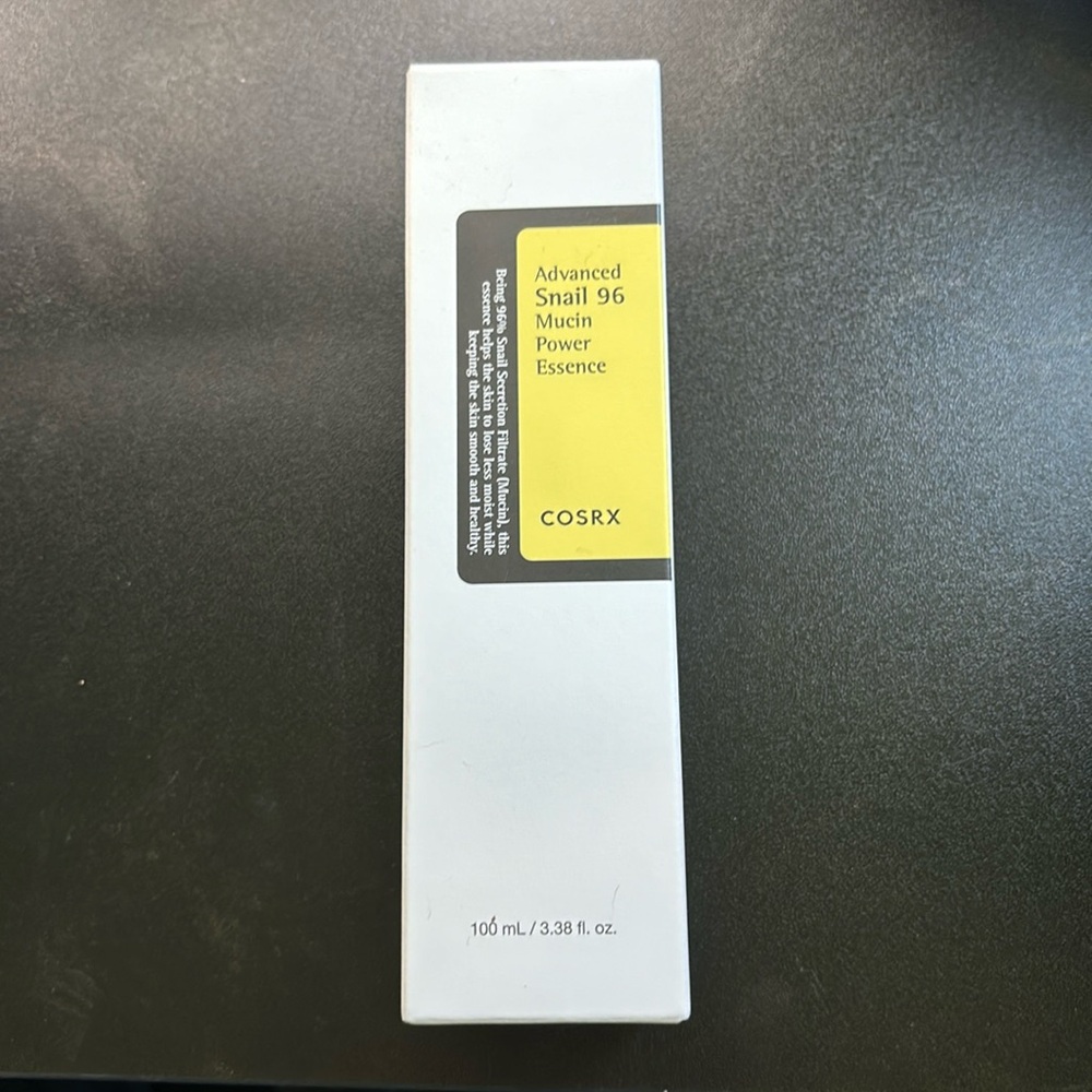 Viral snail 96 mucin essence for glass skin like effect.